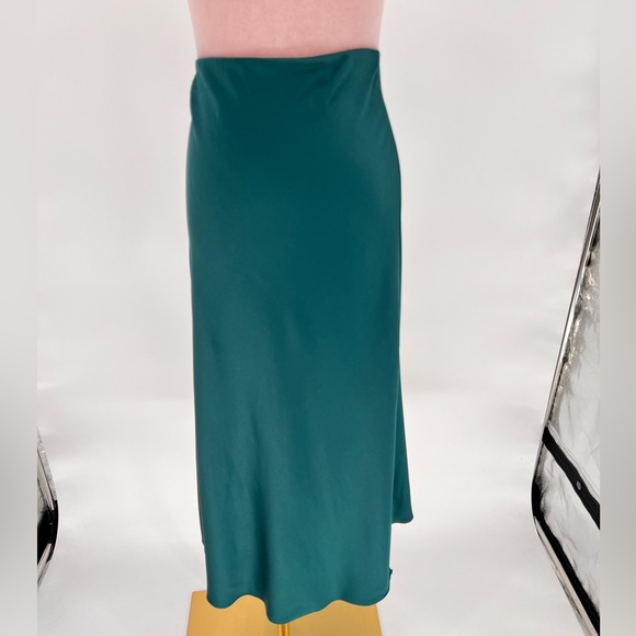 NWOT Cara Santana x Nine West Satin Skirt - Picture 4 of 9